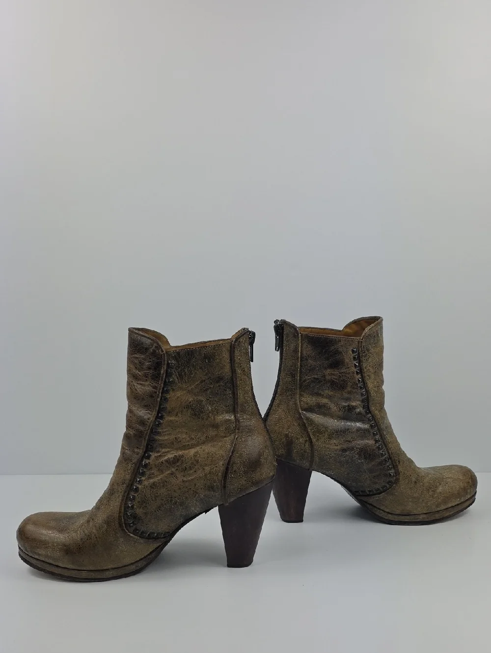 Calleen Cordero distressed Brown Studded Leather Women's‎ Ankle Boots Size 8.5